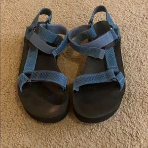 Platform Tevas